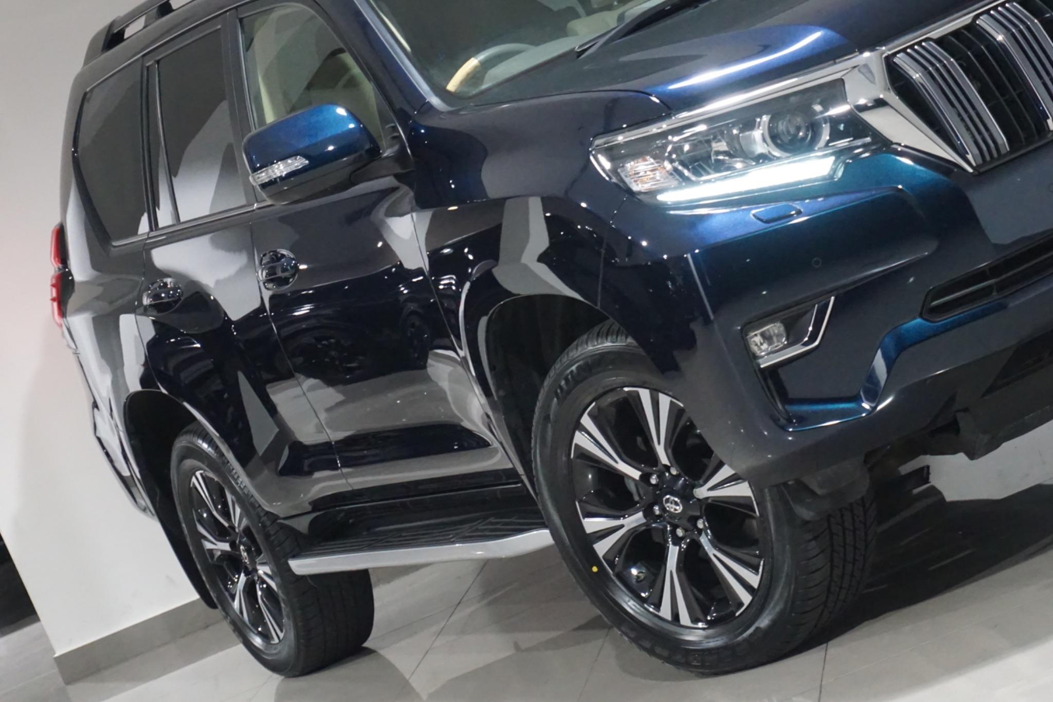 Toyota Land Cruiser 2.8D Invincible Auto 4WD Euro 6 (s/s) 5dr (7 Seat)